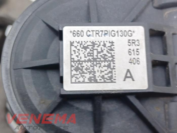 Remklauw (Tang) rechts-achter van een Audi A3 Sportback (8YA) 2.0 35 TDI 16V 2025