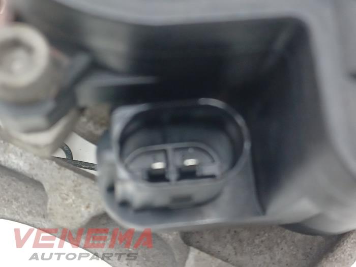 Remklauw (Tang) rechts-achter van een Audi A3 Sportback (8YA) 2.0 35 TDI 16V 2025