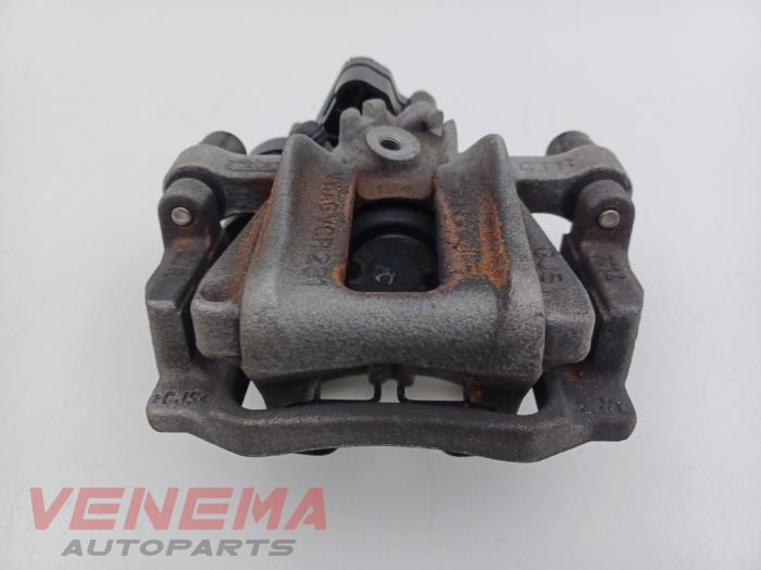 Remklauw (Tang) rechts-achter van een Audi A3 Sportback (8YA) 2.0 35 TDI 16V 2025