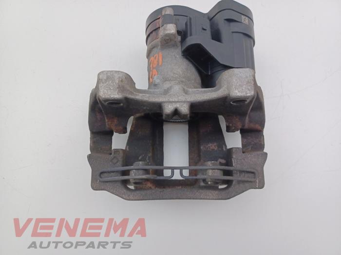 Remklauw (Tang) rechts-achter van een Audi A3 Sportback (8YA) 2.0 35 TDI 16V 2025