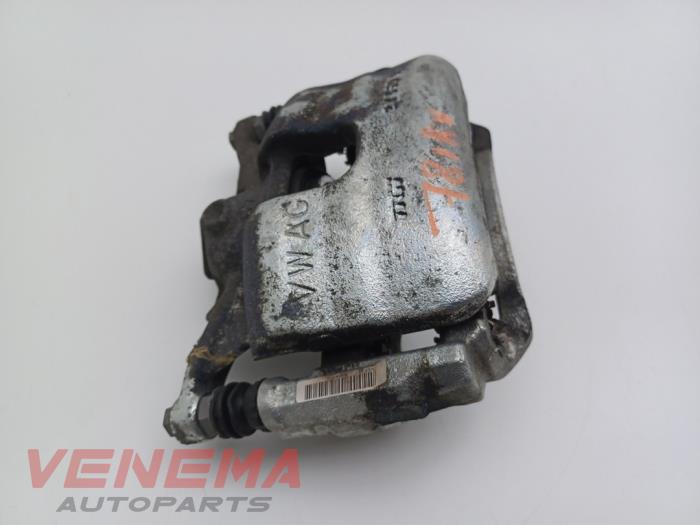 Remklauw (Tang) rechts-voor van een Audi A3 Sportback (8YA) 2.0 35 TDI 16V 2025