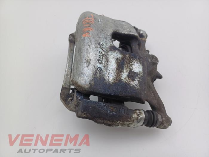 Remklauw (Tang) rechts-voor van een Audi A3 Sportback (8YA) 2.0 35 TDI 16V 2025