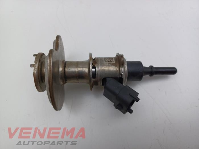 Gebruikte Adblue injector Audi A3 Sportback (8YA) 2.0 35 TDI 16V Prijs € 124,99 Margeregeling aangeboden door Venema Autoparts