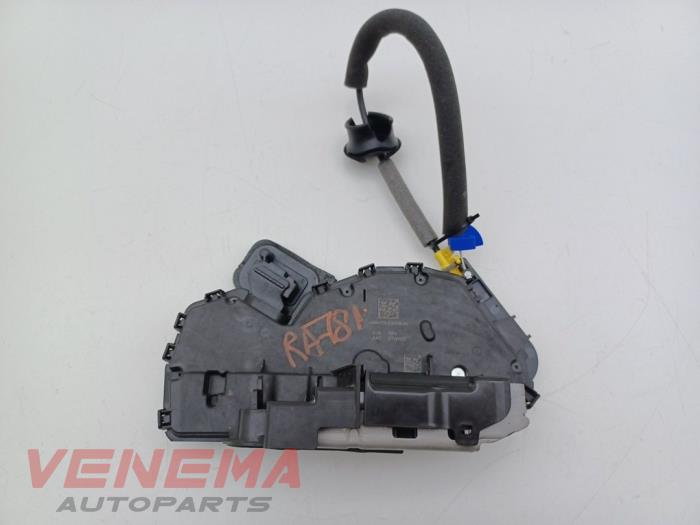 Deurslot Mechaniek 4Deurs rechts-achter van een Audi A3 Sportback (8YA) 2.0 35 TDI 16V 2025