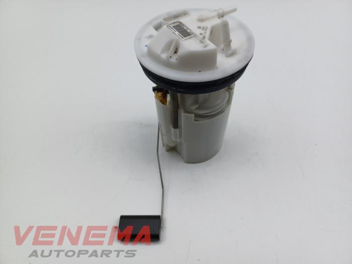 Gebruikte Tank element Pomp Ford Fiesta 7 1.0 EcoBoost 12V Prijs € 24,99 Margeregeling aangeboden door Venema Autoparts