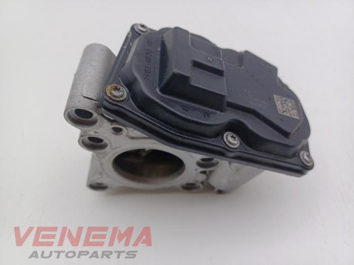 Gebruikte Gasklephuis Ford Fiesta 7 1.0 EcoBoost 12V Prijs € 19,99 Margeregeling aangeboden door Venema Autoparts
