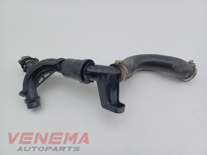 Gebruikte Intercooler Buis Ford Fiesta 7 1.0 EcoBoost 12V Prijs € 44,99 Margeregeling aangeboden door Venema Autoparts