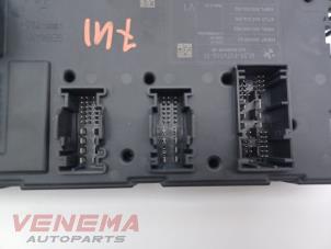 Bodycontrol Module van een BMW 3 serie Touring (F31) 320d 2.0 16V 2016