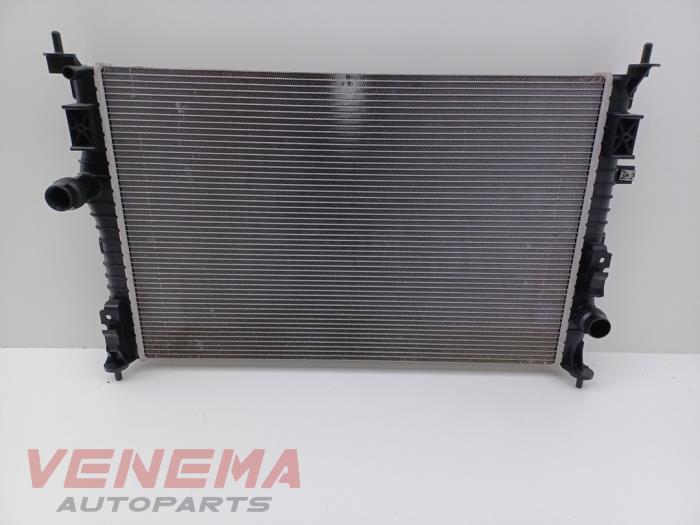 Gebruikte Radiateur DS Automobiles DS 7 Crossback 2.0 BlueHDi 180 Prijs € 84,99 Margeregeling aangeboden door Venema Autoparts