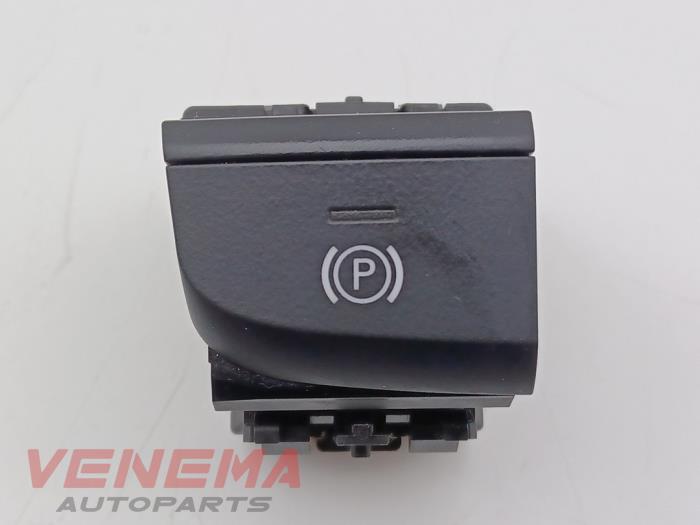 Gebruikte Schakelaar handrem Audi A3 Sportback (8VA/8VF) 1.4 TFSI 16V e-tron Prijs € 9,99 Margeregeling aangeboden door Venema Autoparts