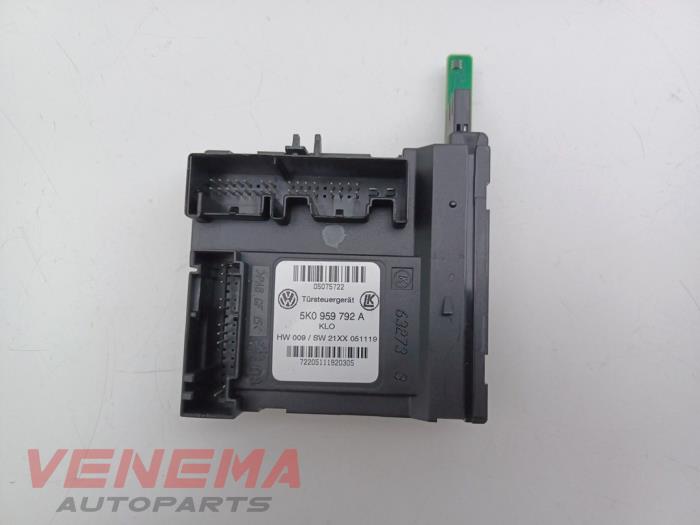 Gebruikte Module Centrale Deurvergrendeling Volkswagen Caddy Combi IV 1.4 TSI 16V Prijs € 39,99 Margeregeling aangeboden door Venema Autoparts