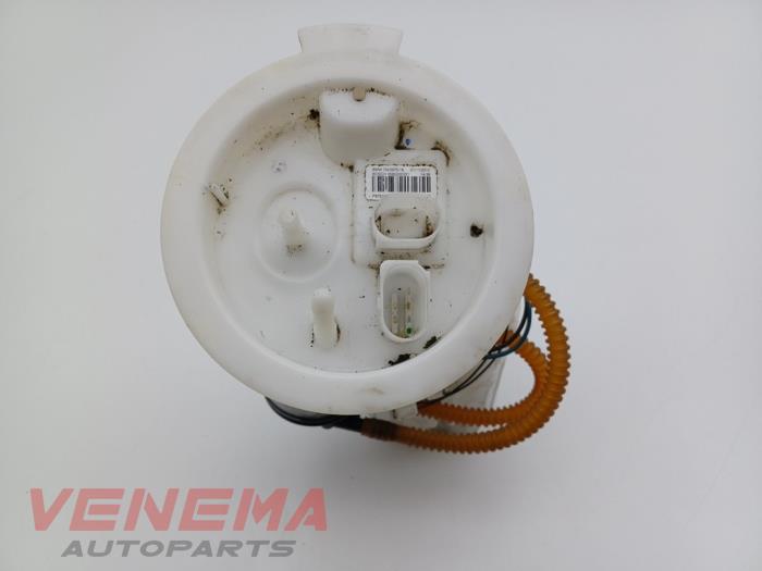 Gebruikte Tank element Pomp BMW 4 serie Gran Coupe (F36) 435i 3.0 24V Prijs € 39,99 Margeregeling aangeboden door Venema Autoparts