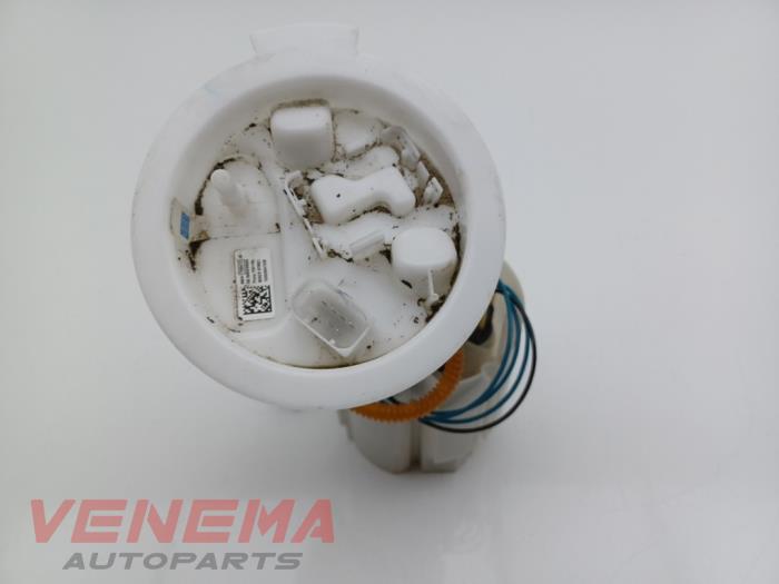 Gebruikte Tank element Pomp BMW 1 serie (F40) 118i 1.5 TwinPower 12V Prijs € 69,99 Margeregeling aangeboden door Venema Autoparts