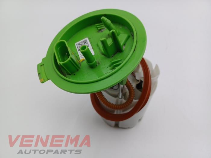 Gebruikte Tank element Pomp Volkswagen Golf VII Variant (AUVV) 1.4 TGI 16V Prijs € 19,99 Margeregeling aangeboden door Venema Autoparts