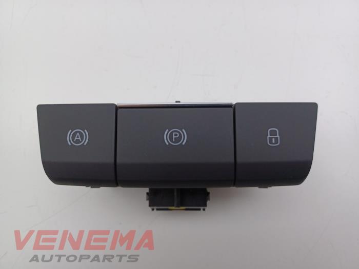 Gebruikte Handrem schakelaar Cupra Formentor 1.5 e-Hybrid VZ 16V Prijs € 24,19 Inclusief btw aangeboden door Venema Autoparts