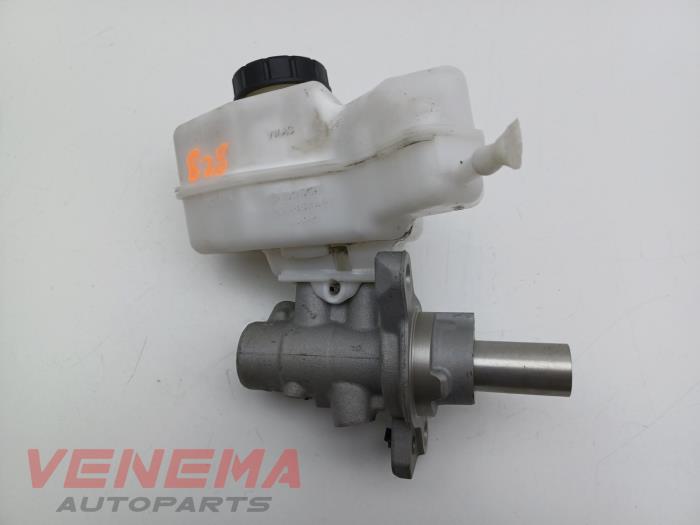 Gebruikte Hoofdremcilinder Cupra Formentor 1.5 e-Hybrid VZ 16V Prijs € 39,99 Margeregeling aangeboden door Venema Autoparts