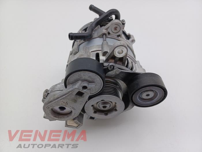 Gebruikte Dynamo Cupra Formentor 1.5 e-Hybrid VZ 16V Prijs € 999,99 Margeregeling aangeboden door Venema Autoparts