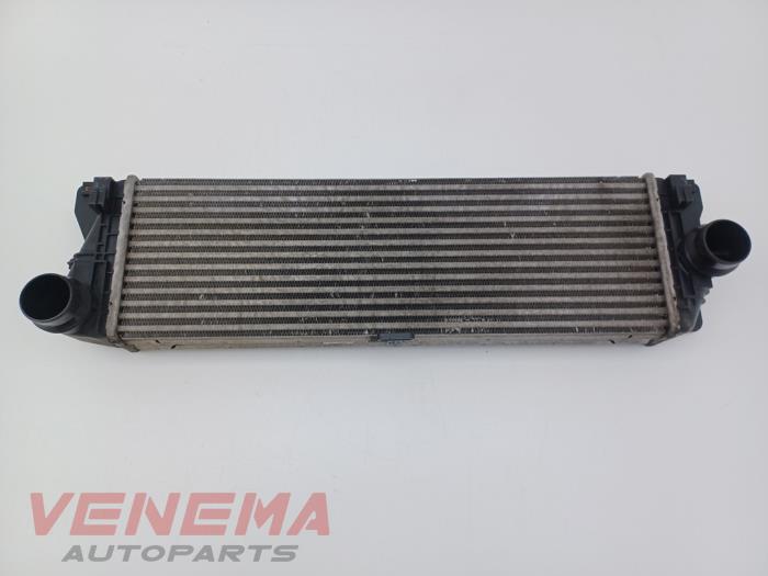 Gebruikte Intercooler Mercedes Sprinter 3,5t (910.0/910.1/907.1/907.2) 316 CDI 2.1 D RWD Prijs € 149,99 Margeregeling aangeboden door Venema Autoparts