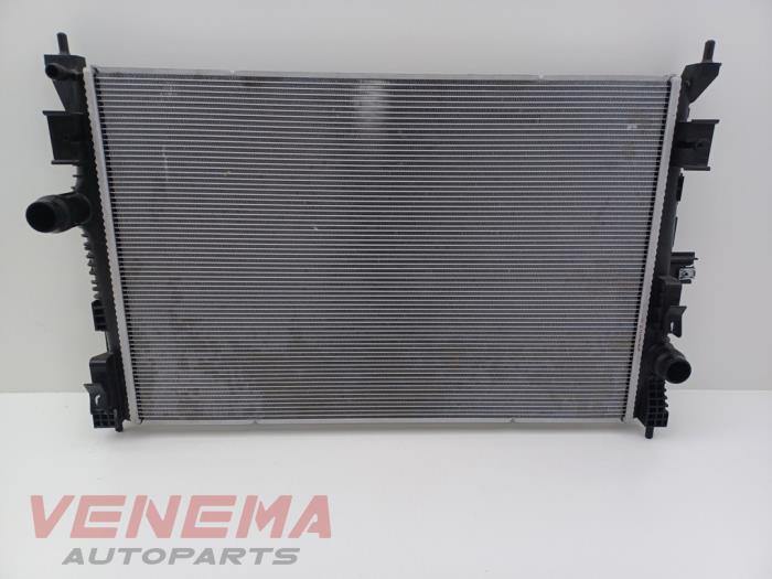 Gebruikte Radiateur Citroen C5 Aircross I (A4/AC/AJ/AR) 1.2 PureTech Hybrid 136 Prijs € 99,99 Margeregeling aangeboden door Venema Autoparts