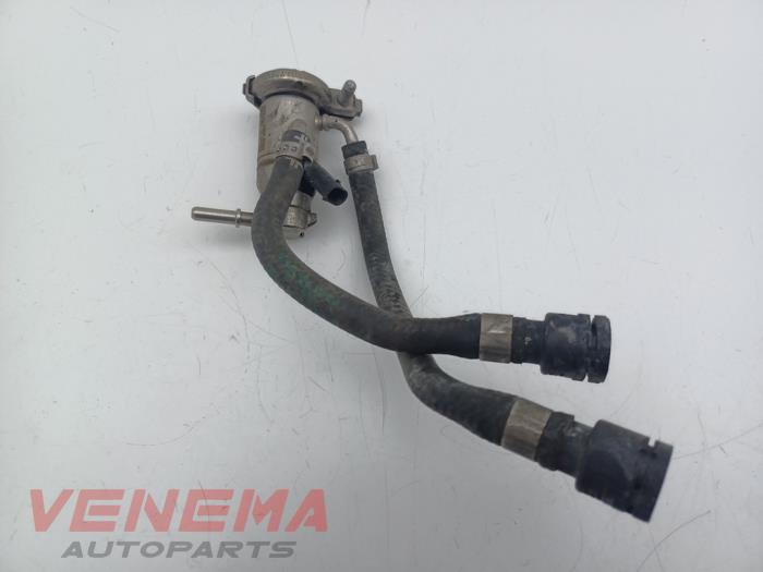 Gebruikte Injector adblue BMW 5 serie (G30) 540d xDrive 3.0 TwinPower Turbo 24V Prijs € 94,99 Margeregeling aangeboden door Venema Autoparts