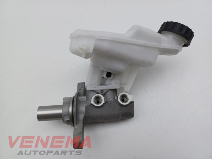 Gebruikte Hoofdremcilinder Citroen C5 Aircross I (A4/AC/AJ/AR) 1.2 PureTech Hybrid 136 Prijs € 9,99 Margeregeling aangeboden door Venema Autoparts