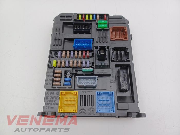 Gebruikte Computer Body Control Citroen C5 Aircross I (A4/AC/AJ/AR) 1.2 PureTech Hybrid 136 Prijs € 149,99 Margeregeling aangeboden door Venema Autoparts