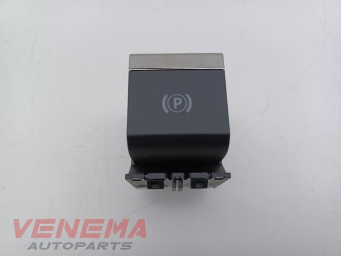 Gebruikte Handrem schakelaar Citroen C5 Aircross I (A4/AC/AJ/AR) 1.2 PureTech Hybrid 136 Prijs € 19,99 Margeregeling aangeboden door Venema Autoparts