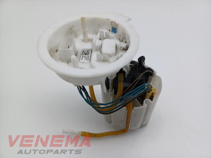 Gebruikte Tank element Pomp BMW X1 (F48) xDrive 20i 2.0 16V Twin Power Turbo Prijs € 49,99 Margeregeling aangeboden door Venema Autoparts