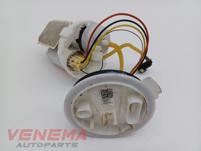 Gebruikte Tank element Pomp Audi A4 Avant (B9) 2.0 35 TFSI Mild Hybrid 16V Prijs € 39,99 Margeregeling aangeboden door Venema Autoparts