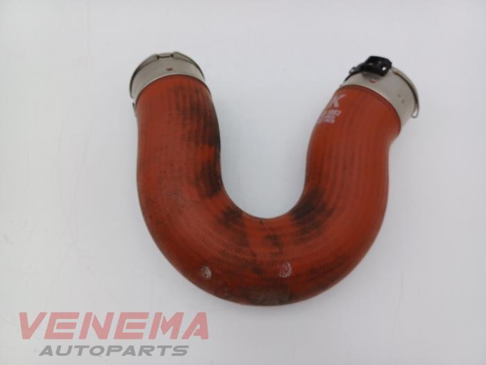 Gebruikte Intercooler Slang Mercedes Sprinter 3,5t (910.0/910.1/907.1/907.2) 316 CDI 2.1 D RWD Prijs € 24,99 Margeregeling aangeboden door Venema Autoparts