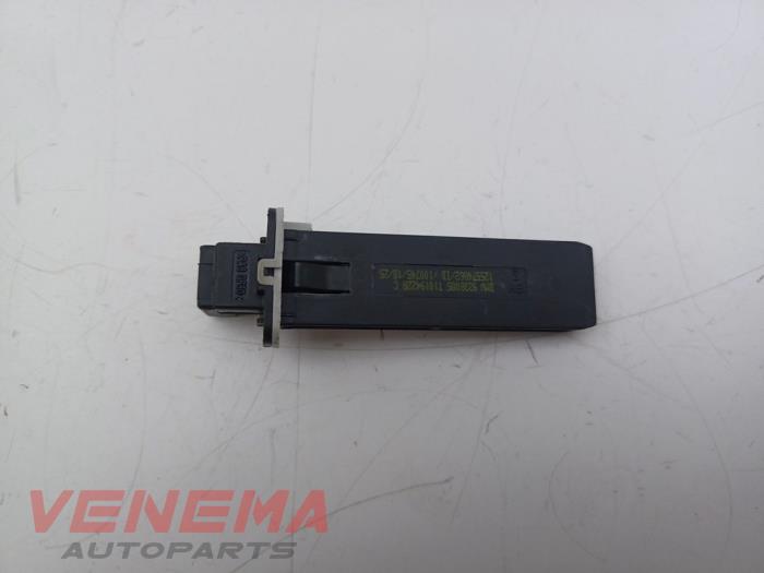 Gebruikte Sensor Temperatuur binnen BMW 1 serie (F70) 120 1.5 TwinPower Turbo 12V Prijs € 9,99 Margeregeling aangeboden door Venema Autoparts