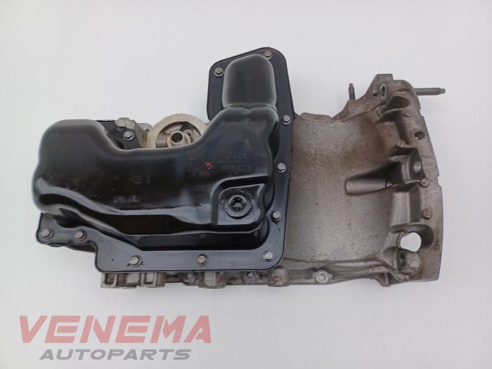 Gebruikte Carterpan Peugeot 208 II (UB/UH/UP) 1.2 Vti 12V PureTech 100 Prijs € 39,99 Margeregeling aangeboden door Venema Autoparts