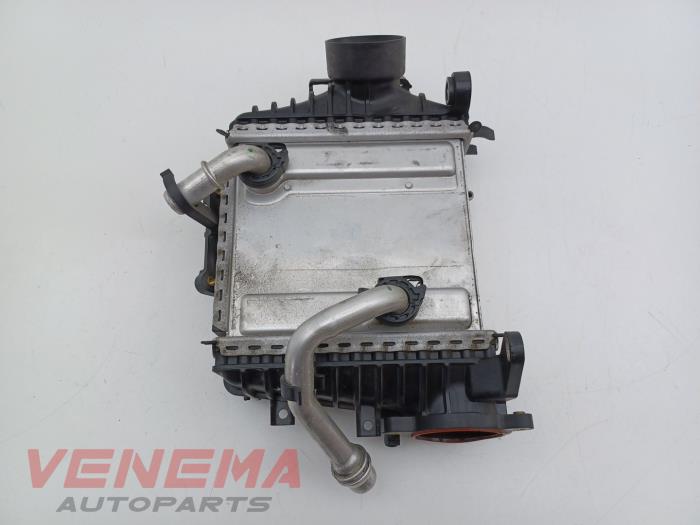 Gebruikte Intercooler Mercedes E Estate (S213) E-220d 2.0 Turbo 16V Prijs € 89,99 Margeregeling aangeboden door Venema Autoparts