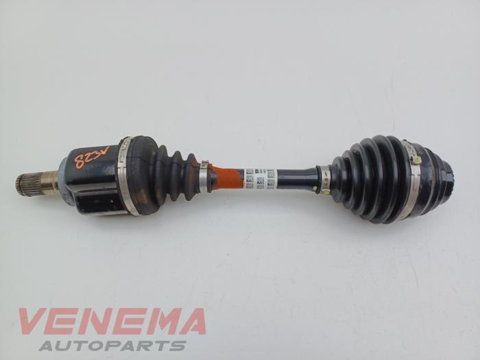 Gebruikte Aandrijfas links-voor Mini Mini Convertible (F57) 2.0 16V John Cooper Works Prijs € 299,99 Margeregeling aangeboden door Venema Autoparts