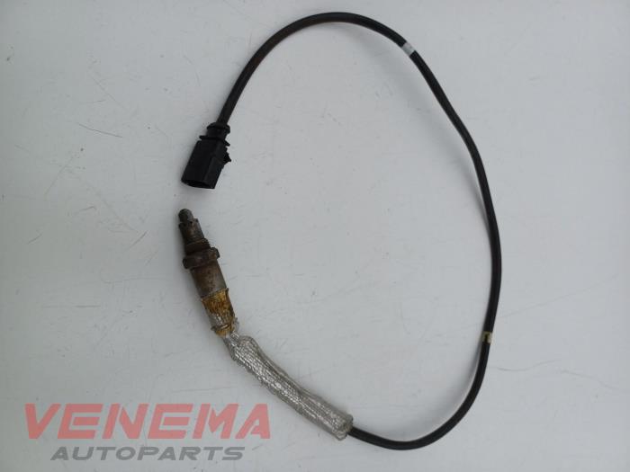 Lambda Sonde van een Audi Q3 (F3B) 1.4 45 TFSI e 16V 2023