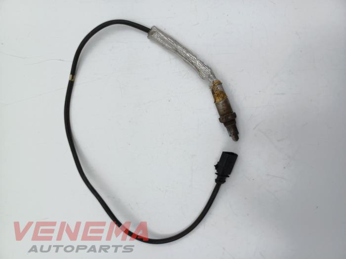 Lambda Sonde van een Audi Q3 (F3B) 1.4 45 TFSI e 16V 2023