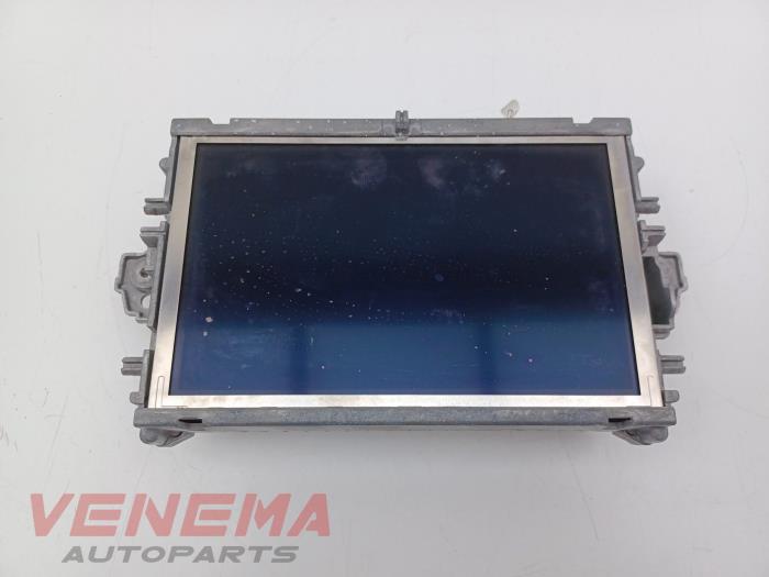 Gebruikte Display Interieur Mercedes E Estate (S212) E-350 CDI BlueTEC 3.0 V6 24V Prijs € 69,99 Margeregeling aangeboden door Venema Autoparts