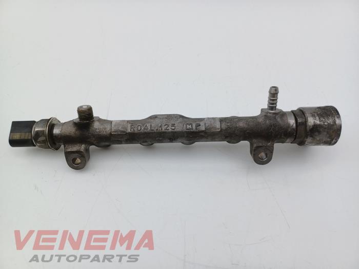 Gebruikte Injector brug Skoda Octavia Combi (5EAC) 2.0 TDI RS 16V Prijs € 39,99 Margeregeling aangeboden door Venema Autoparts
