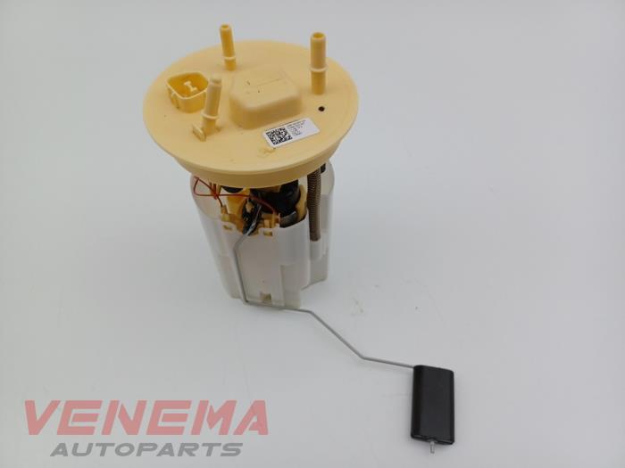 Gebruikte Tank element Pomp Ford Focus 4 Wagon 1.5 EcoBlue 120 Prijs € 49,99 Margeregeling aangeboden door Venema Autoparts