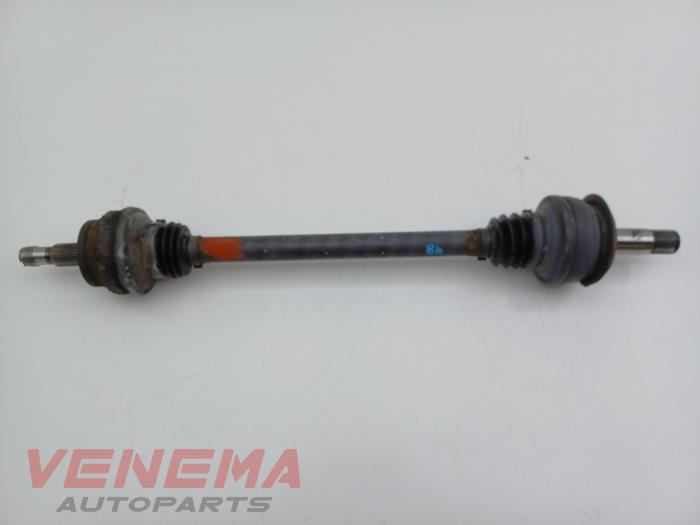 Gebruikte Aandrijfas links-achter Mercedes E Estate (S212) E-350 CDI BlueTEC 3.0 V6 24V Prijs € 39,99 Margeregeling aangeboden door Venema Autoparts