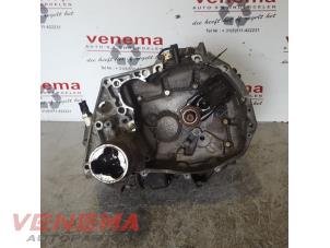 Gebruikte Versnellingsbak Renault Clio (B/C57/357/557/577) 1.2i RL,RN Kat. Prijs € 99,99 Margeregeling aangeboden door Venema Autoparts
