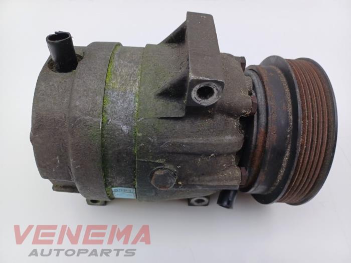 Gebruikte Aircopomp Renault Laguna II (BG) 1.6 16V Prijs € 34,99 Margeregeling aangeboden door Venema Autoparts