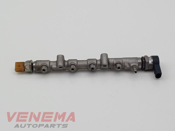 Gebruikte Injector brug Skoda Fabia II (5J) 1.2 TDI 12V Greenline Prijs € 14,99 Margeregeling aangeboden door Venema Autoparts