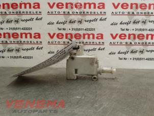 Gebruikte Portiervergrendelings Motor Seat Alhambra (7V8/9) 1.9 TDi 115 Prijs € 19,00 Margeregeling aangeboden door Venema Autoparts