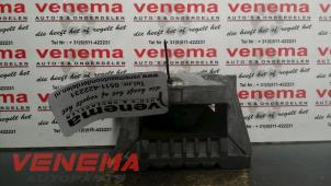 Gebruikte Motorsteun Volkswagen Caddy III (2KA,2KH,2CA,2CH) 2.0 TDI DPF Prijs € 30,00 Margeregeling aangeboden door Venema Autoparts