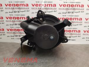 Gebruikte Kachel Ventilatiemotor Fiat Idea (350AX) 1.4 16V Prijs € 49,95 Margeregeling aangeboden door Venema Autoparts