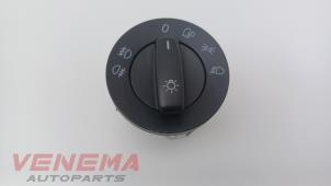 Gebruikte Licht Schakelaar Volkswagen Passat Variant (3C5) 2.0 TDI 16V 170 Prijs € 9,99 Margeregeling aangeboden door Venema Autoparts