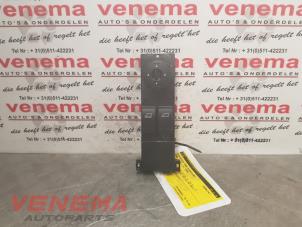 Gebruikte Schakelaar Elektrisch Raam Ford Focus 2 Wagon 2.0 16V Prijs € 9,99 Margeregeling aangeboden door Venema Autoparts