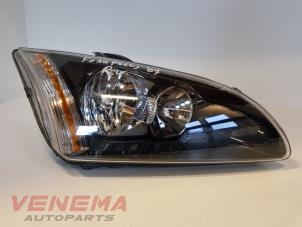 Gebruikte Koplamp rechts Ford Focus 2 1.6 16V Prijs € 39,99 Margeregeling aangeboden door Venema Autoparts