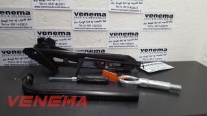 Gebruikte Banden reparatieset Opel Meriva 1.7 CDTI 16V Prijs op aanvraag aangeboden door Venema Autoparts